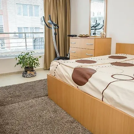 Apartment Private 2-bdr Apt. + Parking Near Lazur Stadium